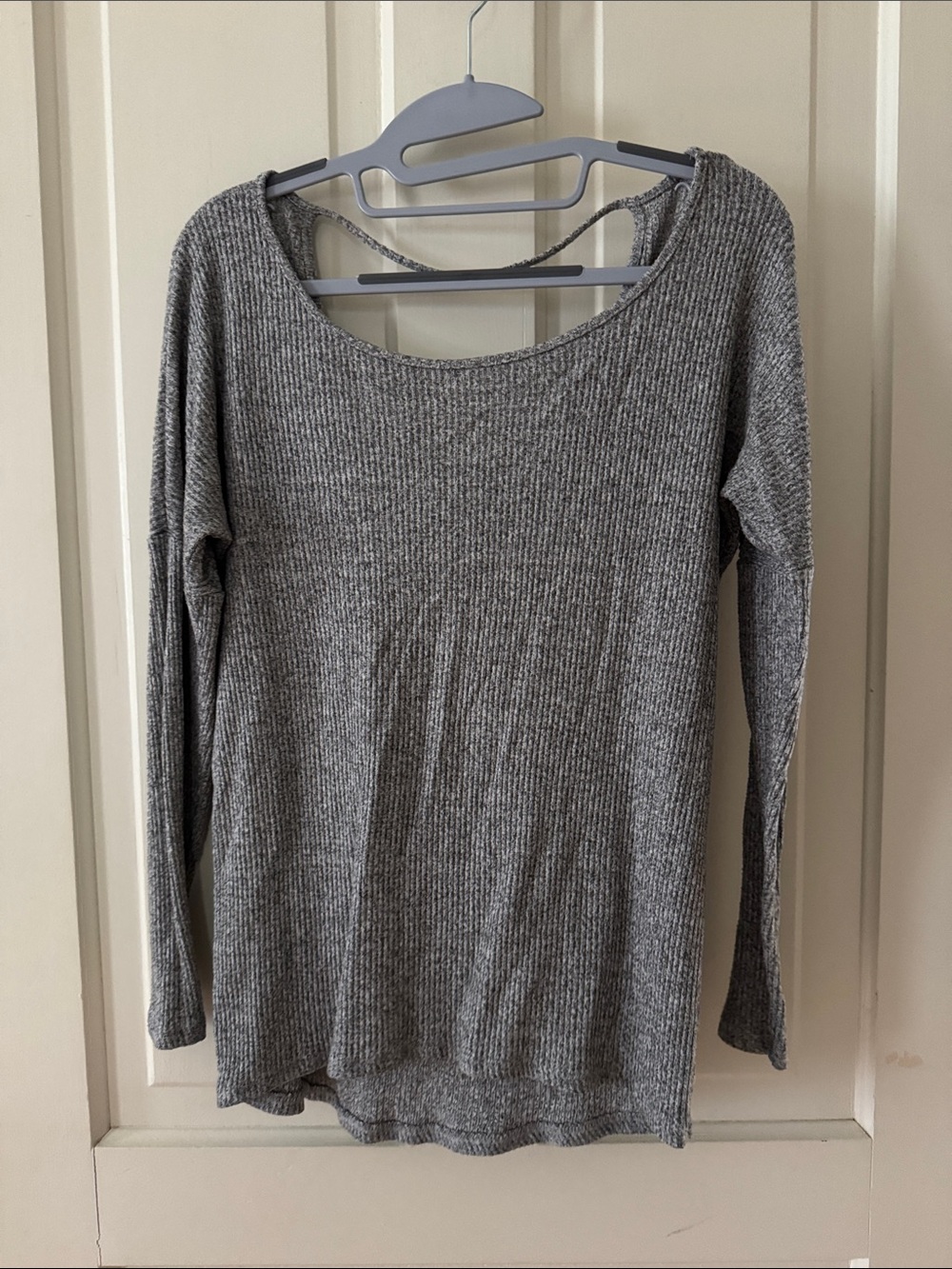 h.i.p. Ribbed Long Sleeve Scoop Neck Top in Heather Gray